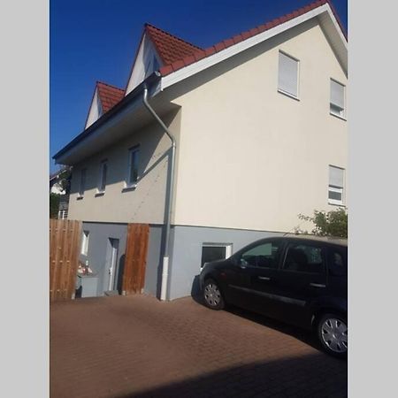 Schoene Wohnung In Karben - Rendel, Mit Freisitz Buitenkant foto