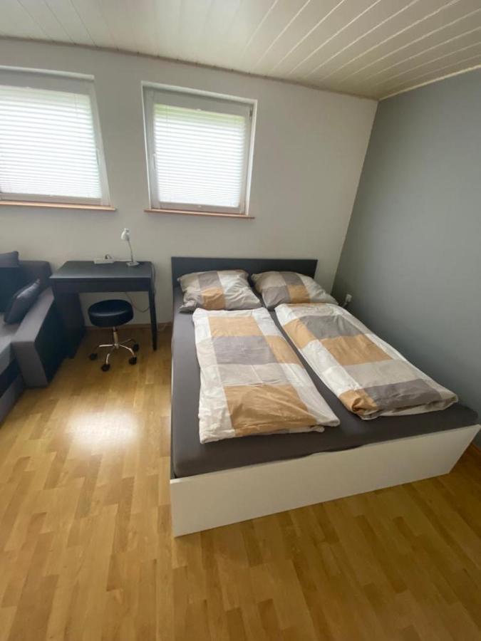 Schoene Wohnung In Karben - Rendel, Mit Freisitz Buitenkant foto